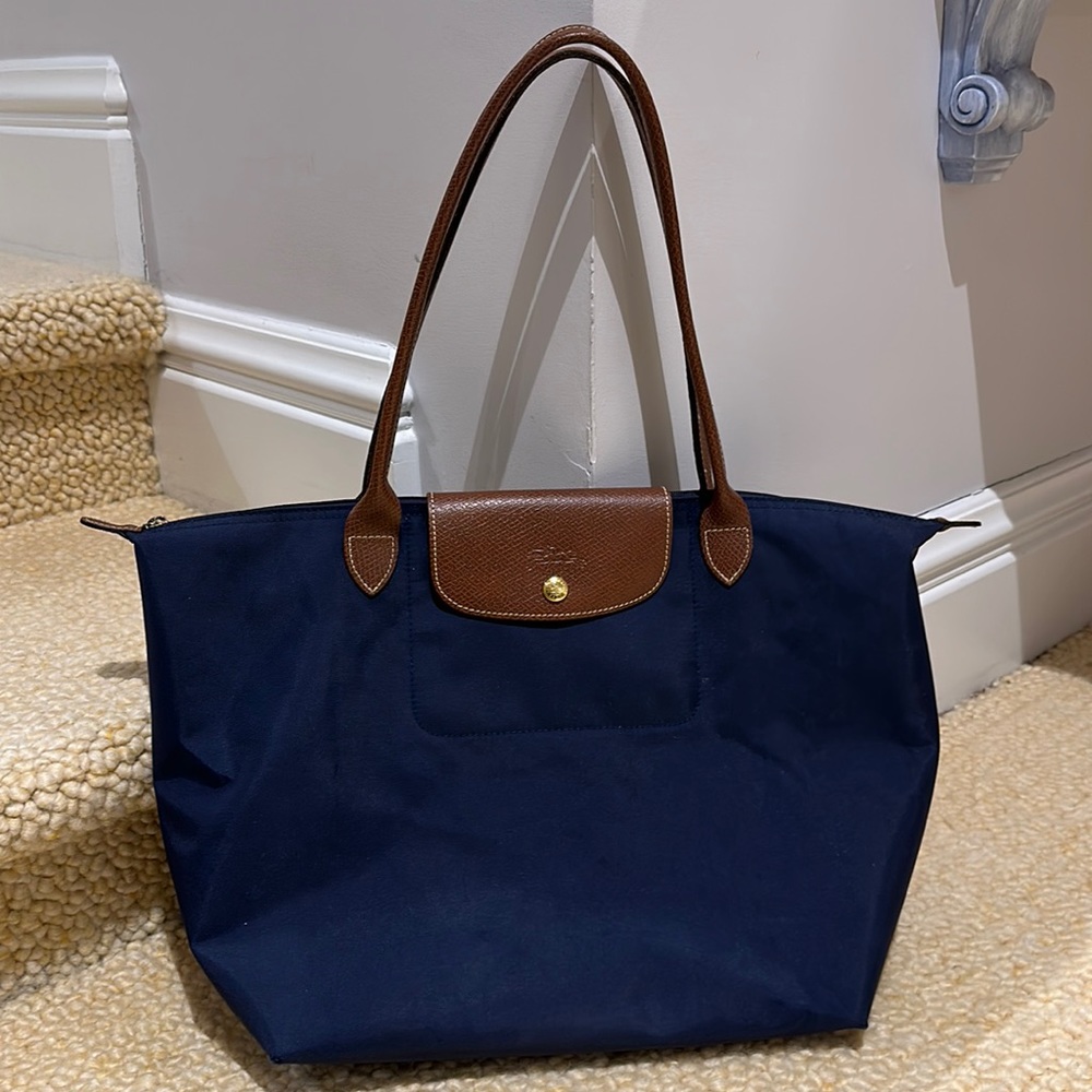 Medium sized Longchamp le pilage tote in navy